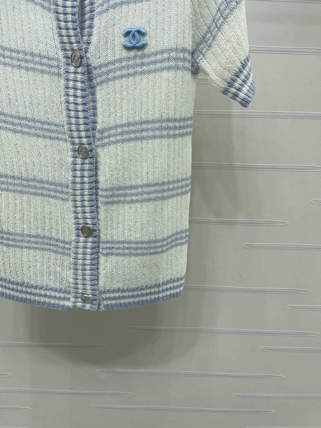 Women's short sleeves